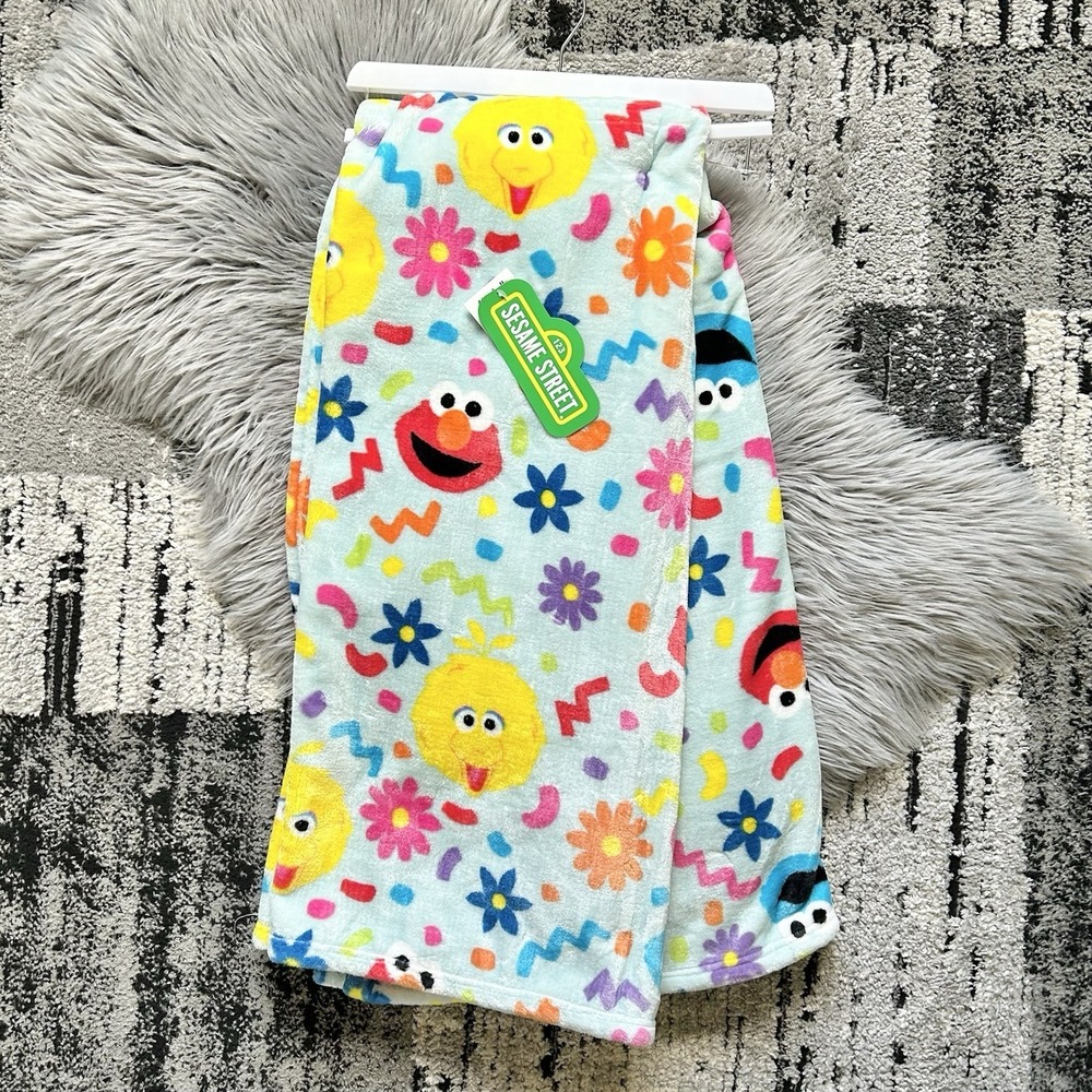Sesame Street Plush Soft Throw 50" x 60" Elmo-Cookie-Big Bird-Grover